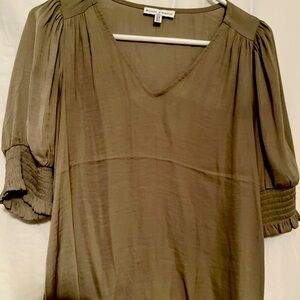 Cute business casual blouse